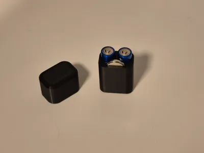 Battery container