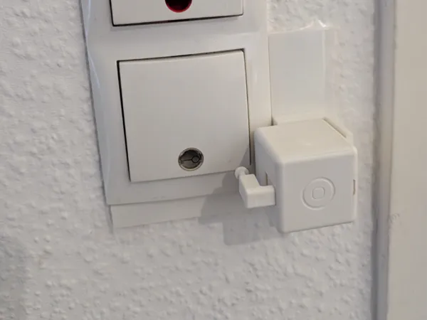 Support Fingerbot pour interrupteur de porte