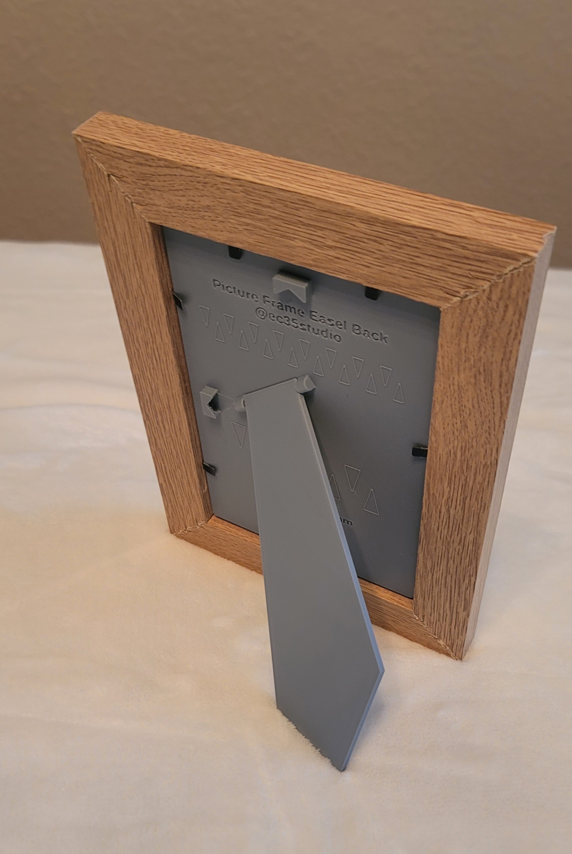 Miniatura 1 do modelo 3D Parametric Picture Frame Back