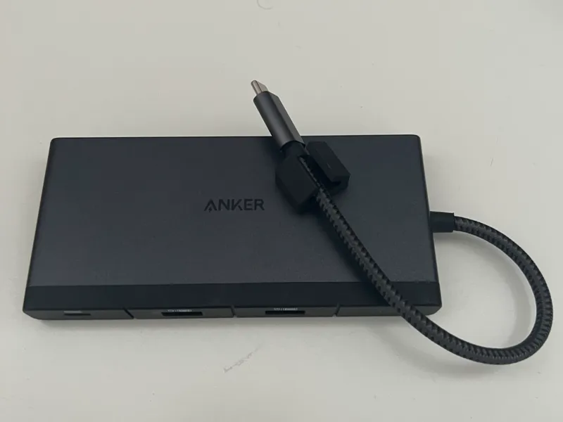 USB Dock Cable Clip