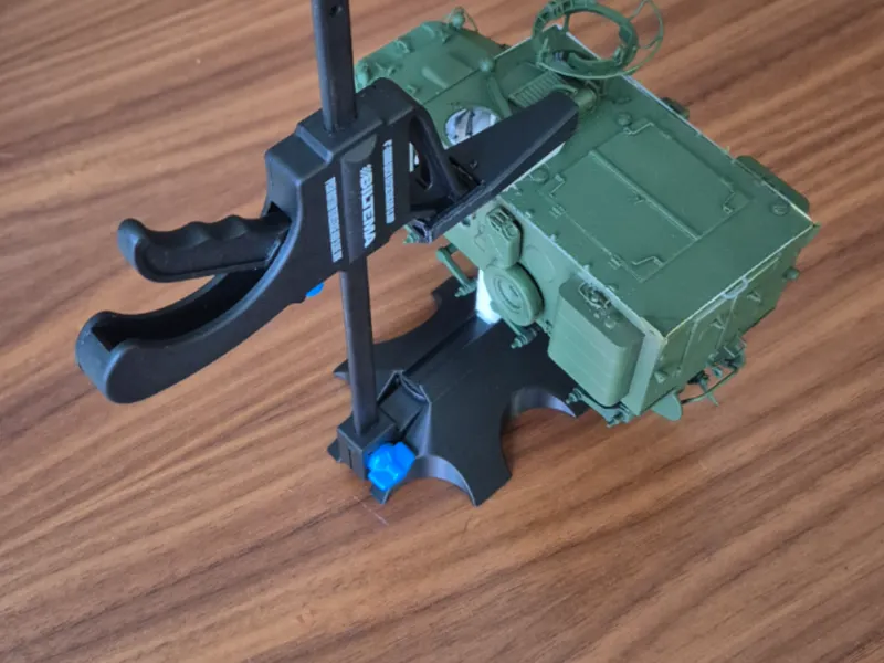 Ratcheting Clamp Desk Stand