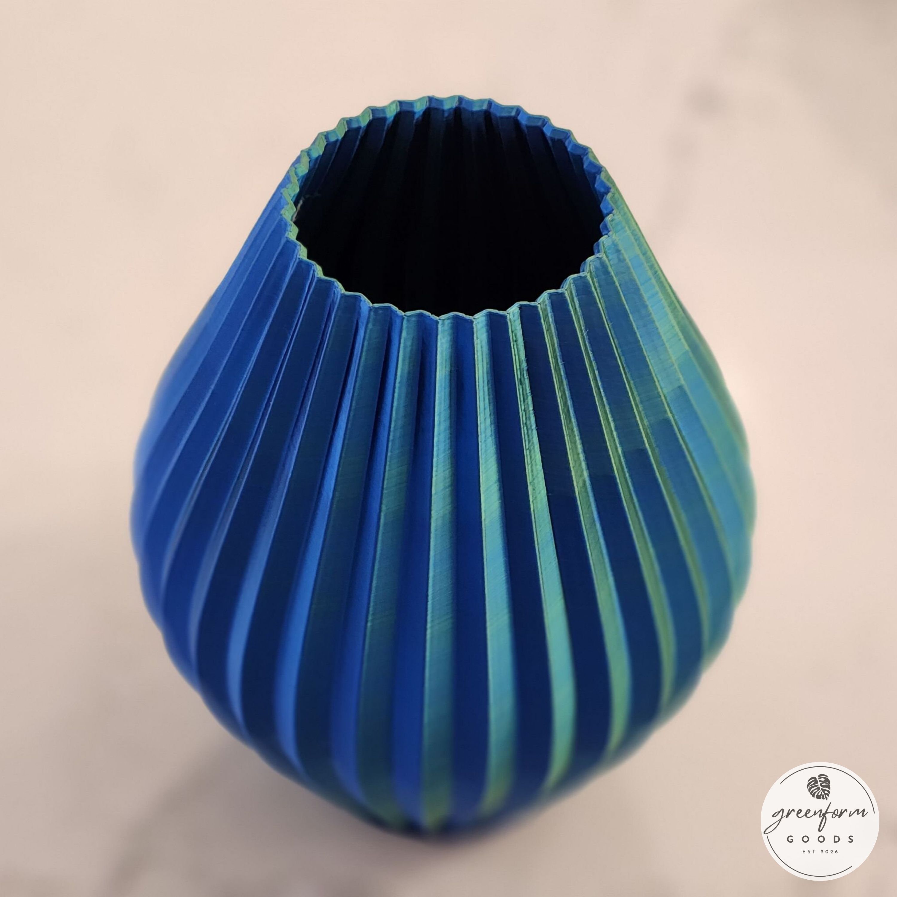Ribbed Flower Vase - Modern Geometric Decor