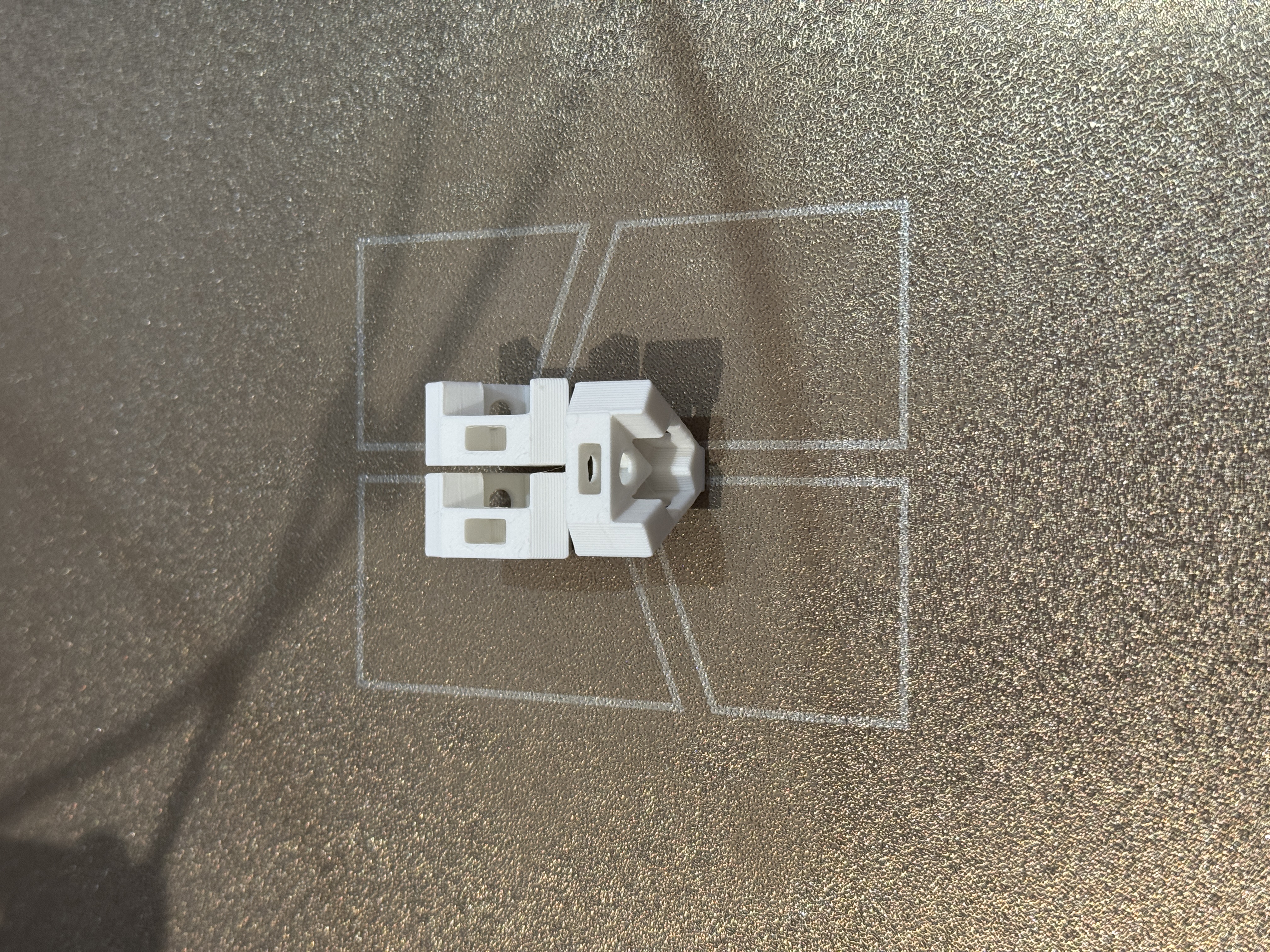 Miniatura 1 do modelo 3D 桌面立体洞洞板
