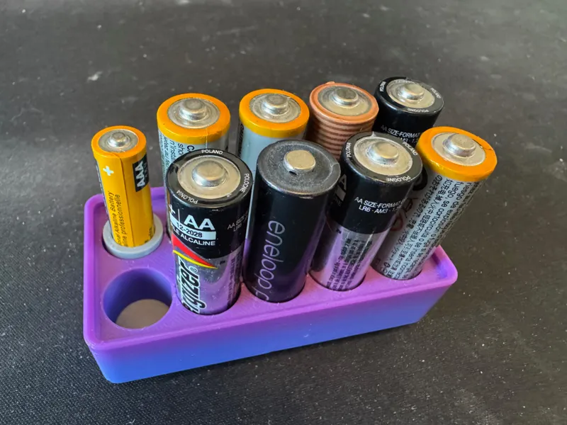 AA to AAA adapater