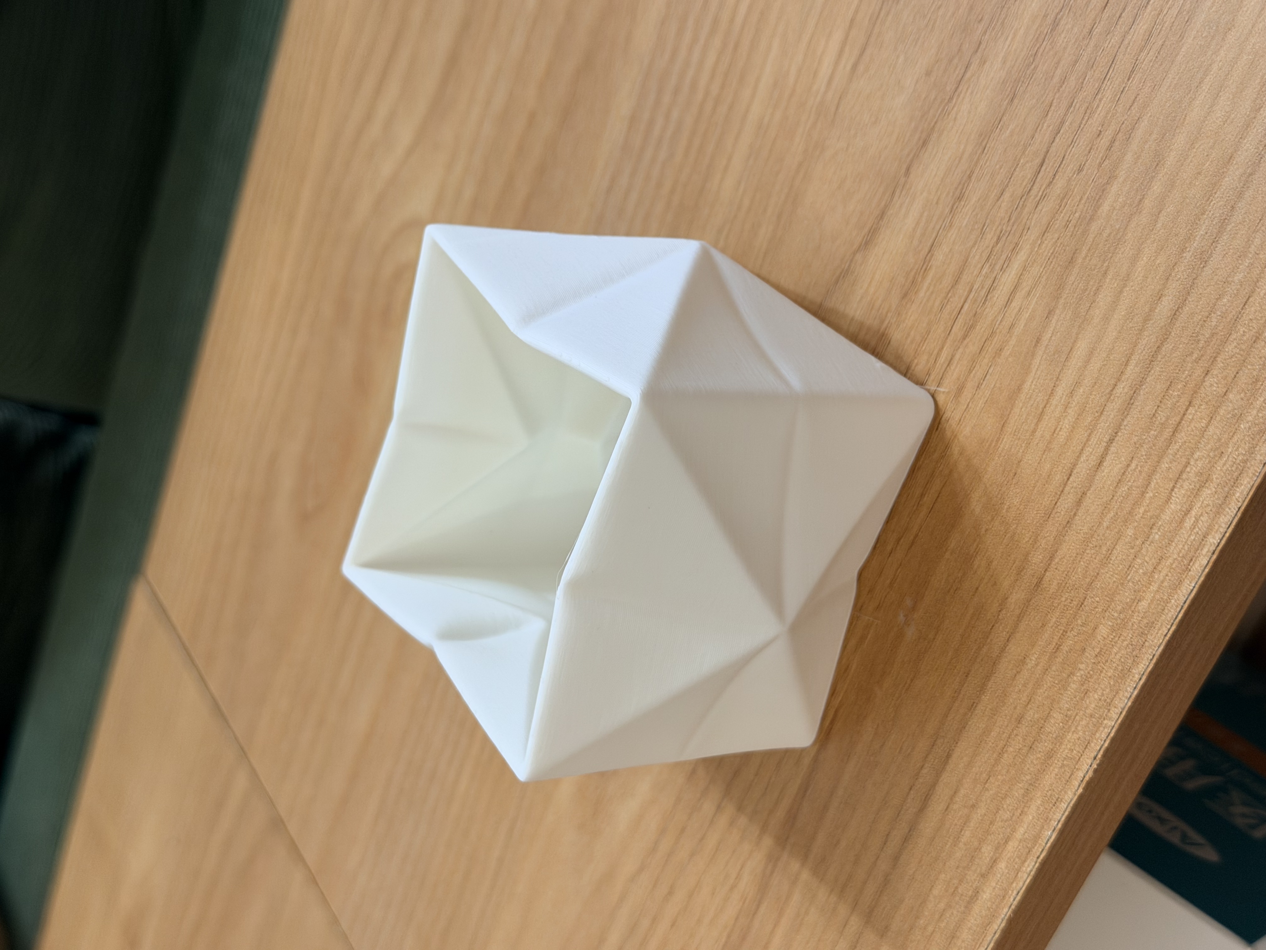 Miniatura 1 do modelo 3D 方形折痕艺术收纳笔筒