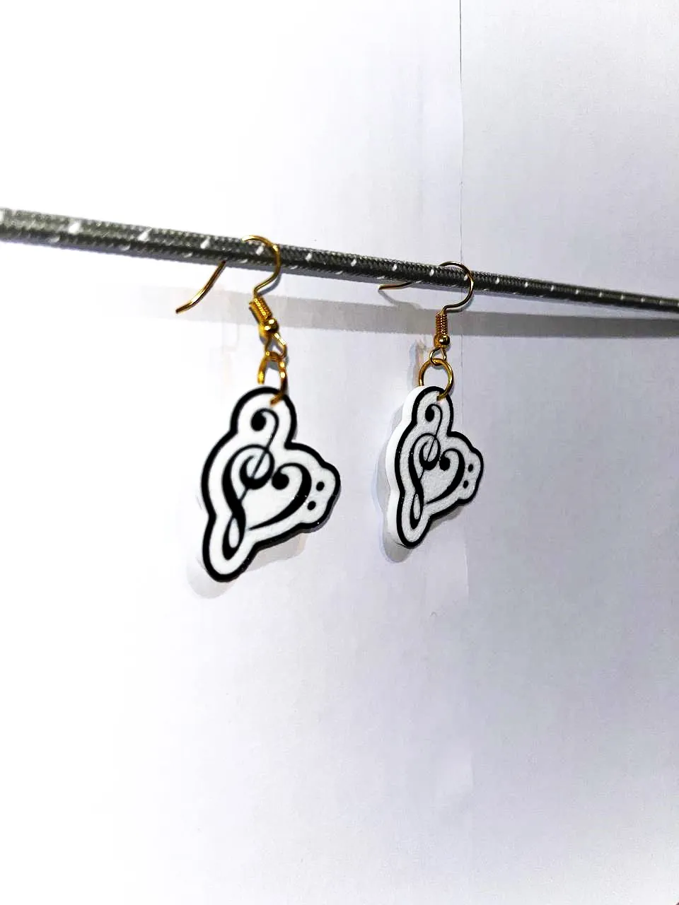 musical earring view 2