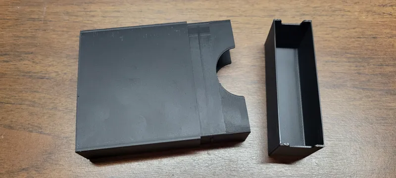 Thin Remix of the Deck Box so it can hold Cards in Top Loaders