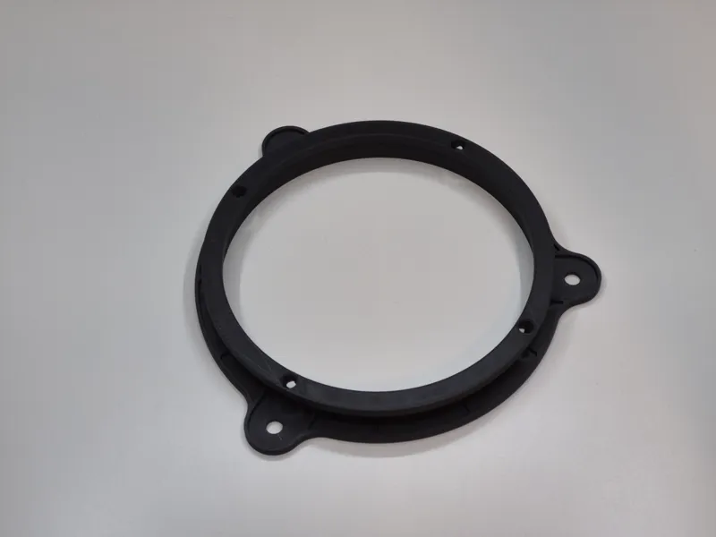 SpeakerAdapter