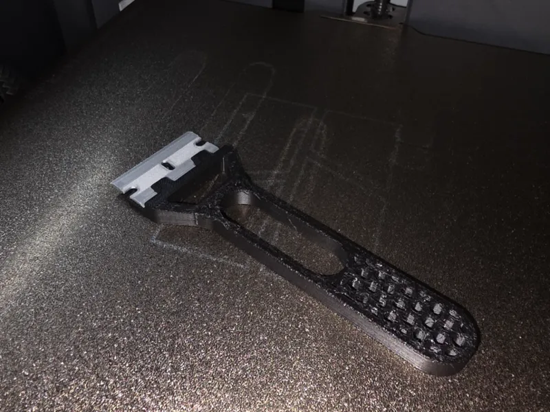 Hexa scraper with TPU handle