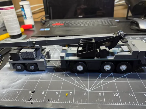 Escenografía en miniatura: LTM 1055-3.3 1 50th scale — referencia de MakerWorld