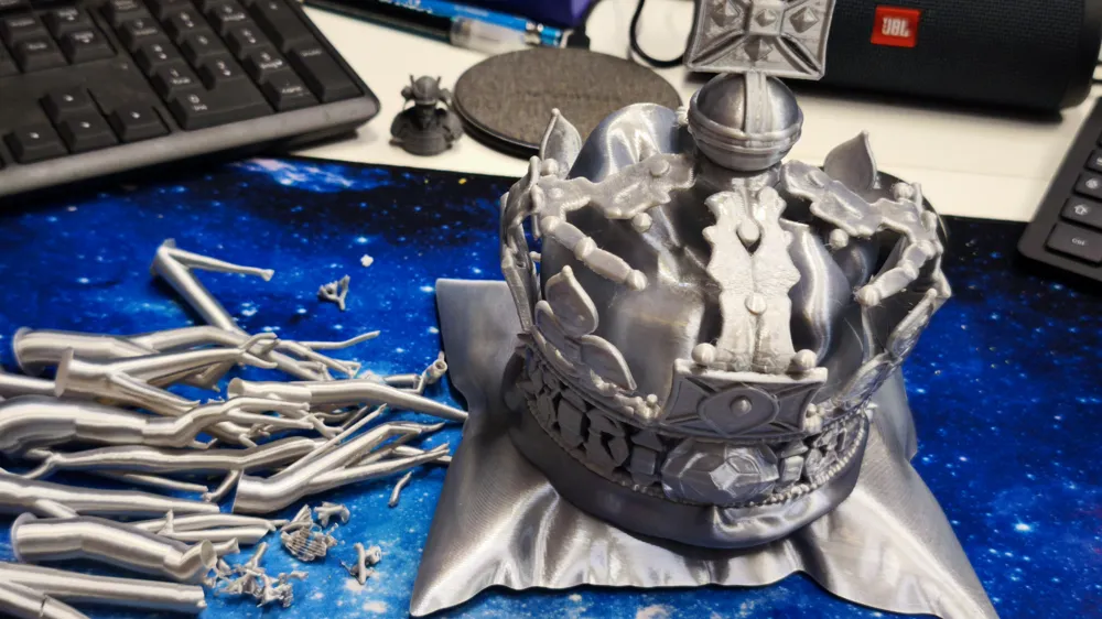 Crown Queen Elizabeth by Creatività in 3DMakerWorld: Download Free 3D ...