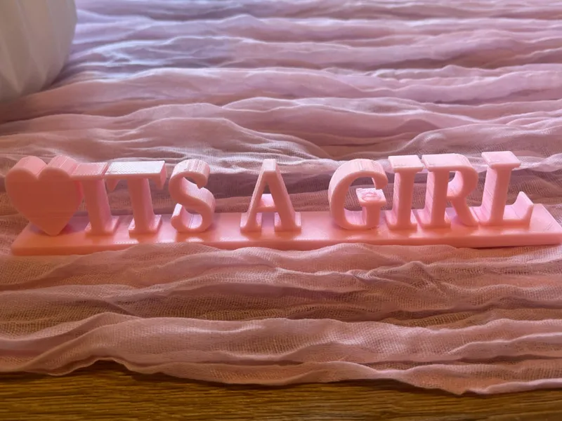 'it's a girl' table display