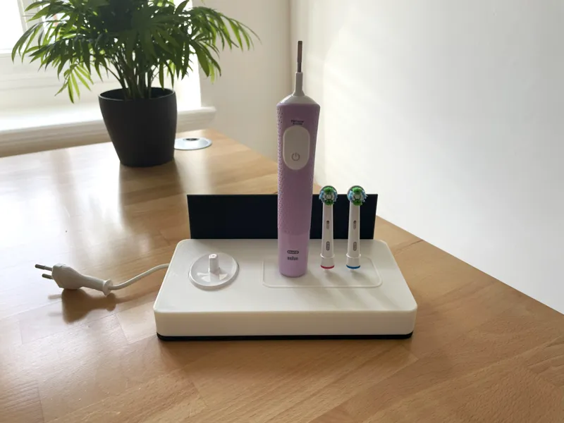 Oral B Wallmount holder with charger