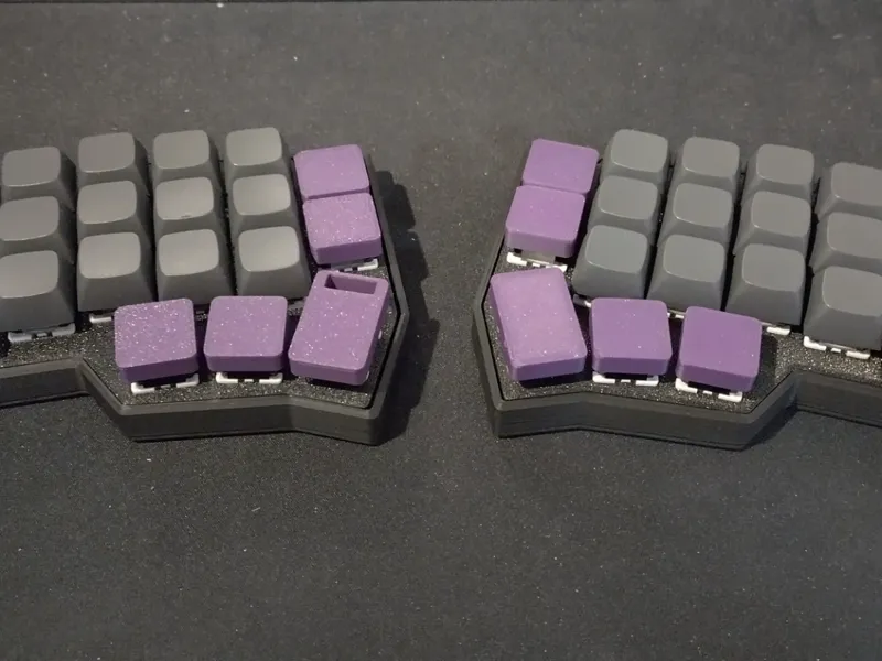 Longer low keycap (optional dongle storage)