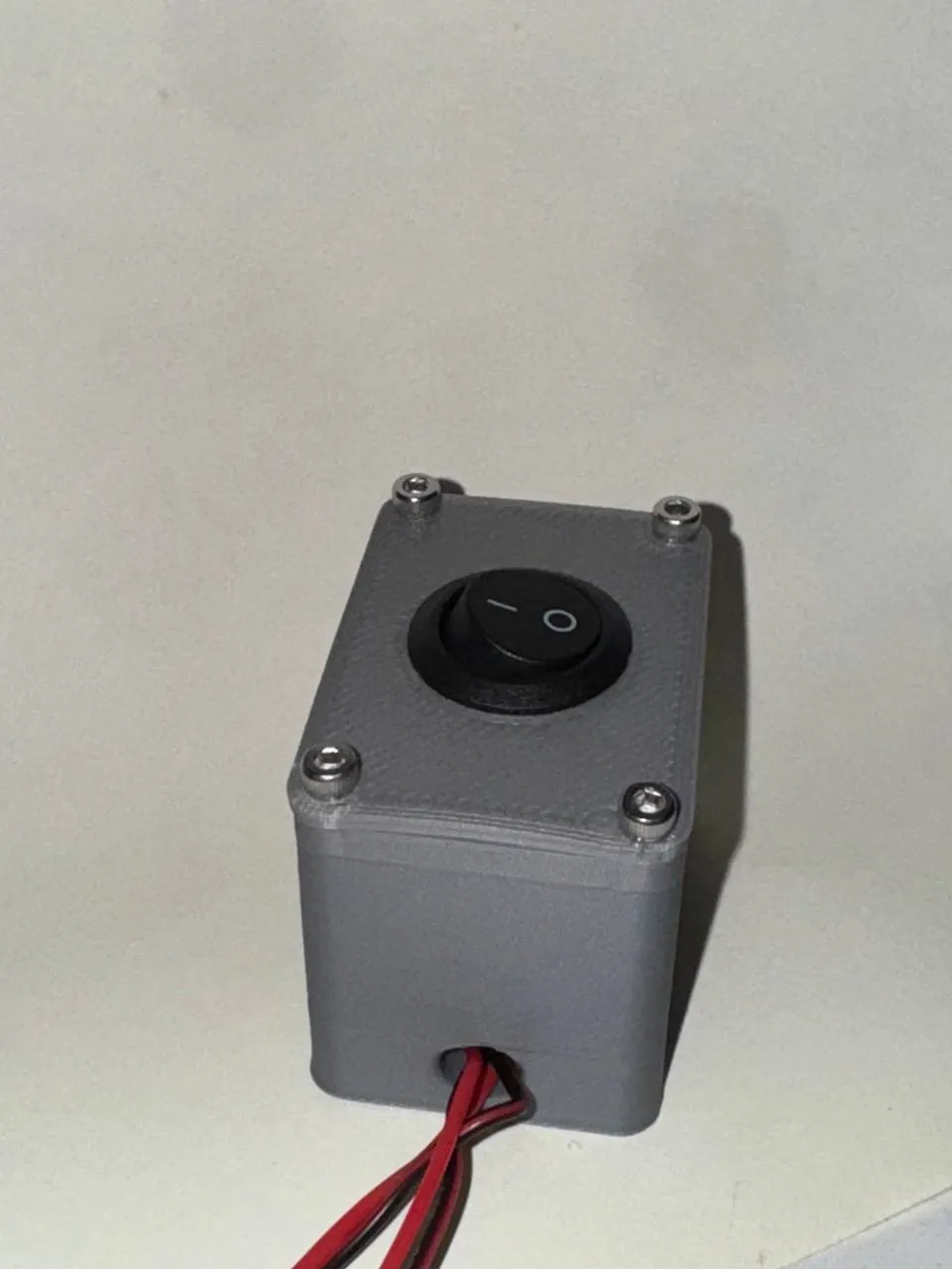 Rocker Switch Box (Round, BentoBox) - Free 3D Print Model - MakerWorld