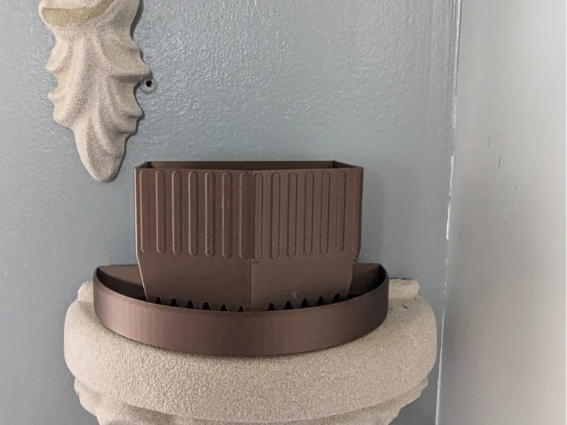 Curved succulent plant pots for wall shelf