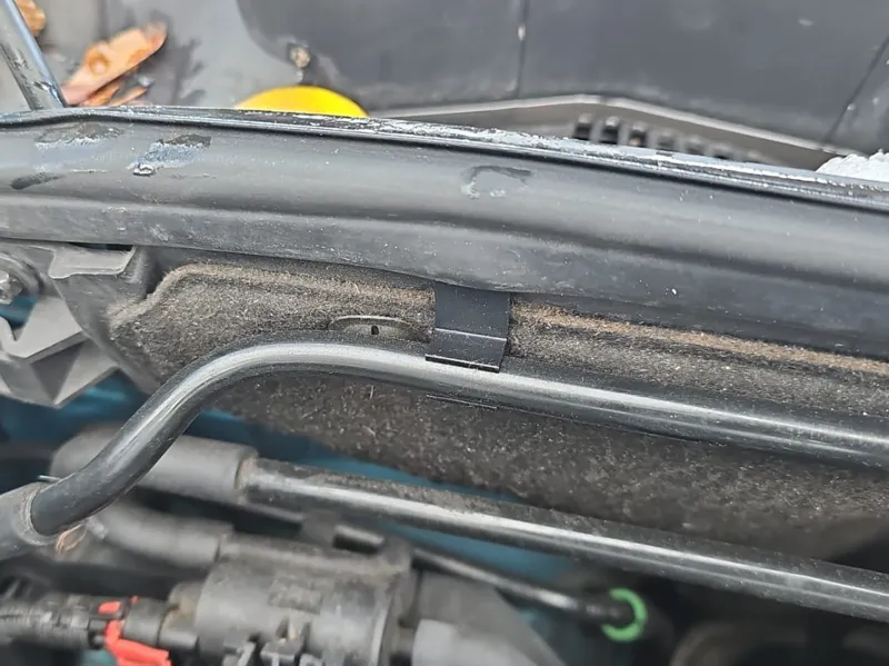 Opel Unterdruckschlauchhalter