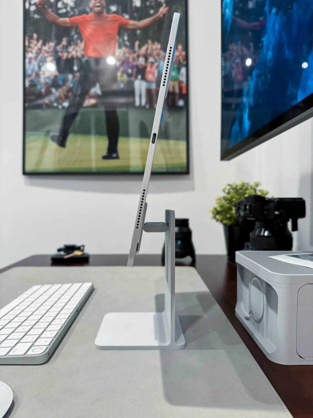 iPad Studio Stand V2 view 2