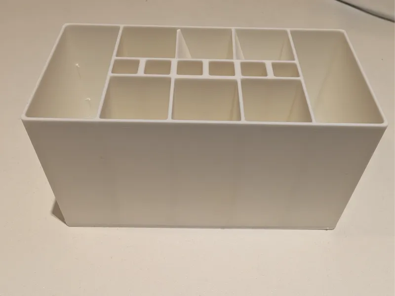 Simple Symmetrical Stationary Organizer 