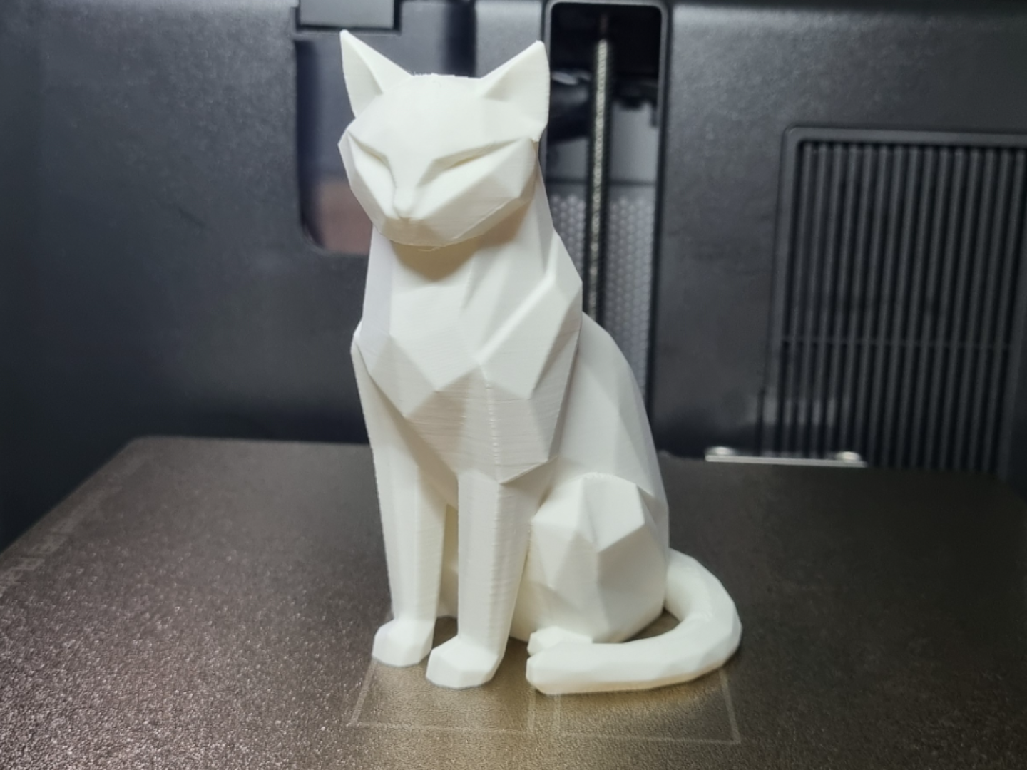 Low Poly Sitting Cat 