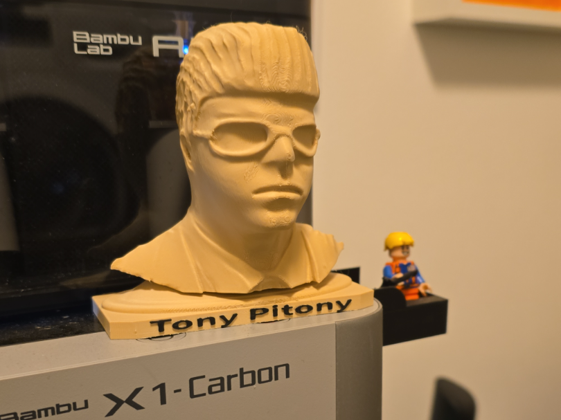 statua busto Tony Pitony Cantante Italiano Music