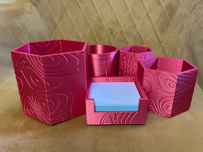 Portapenne con contenitore post-it