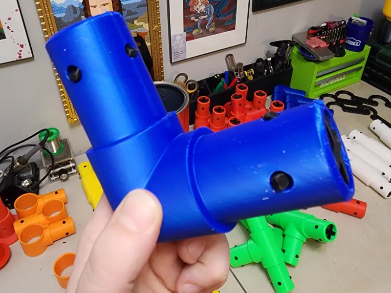 Playschool PipeWorks: Blue Elbow Connector