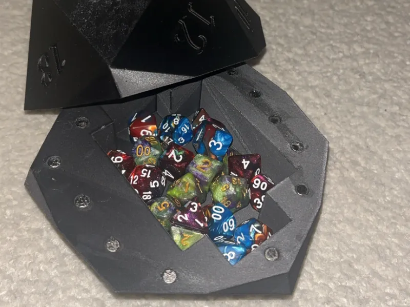 D20 Dice Box(magnets required) 