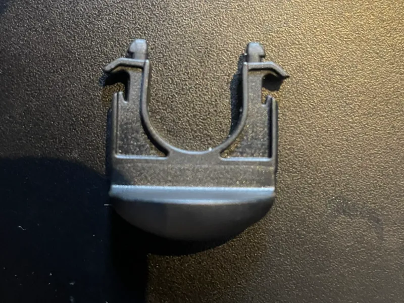 Peugeot 5008 3rd row headrest adjuster clip