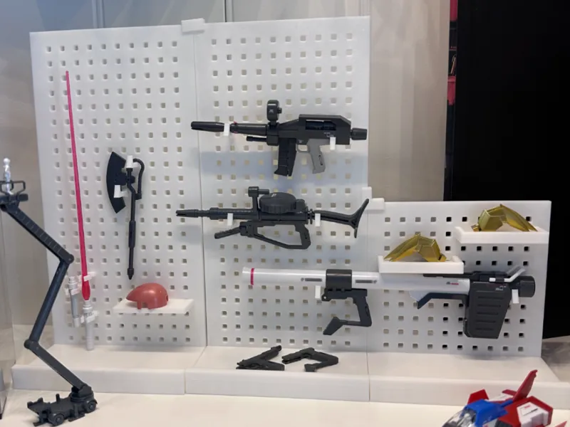 Toy Weapons and Accessories Display System