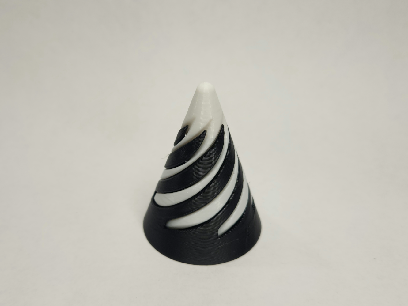 Miniatura 1 do modelo 3D Mini Passthrough Spiral