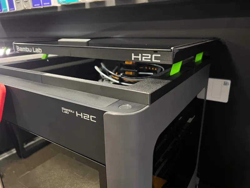 H Series lift up lid riser