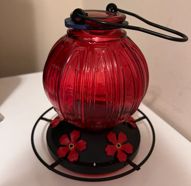 Hummingbird Feeder Ring Retainer
