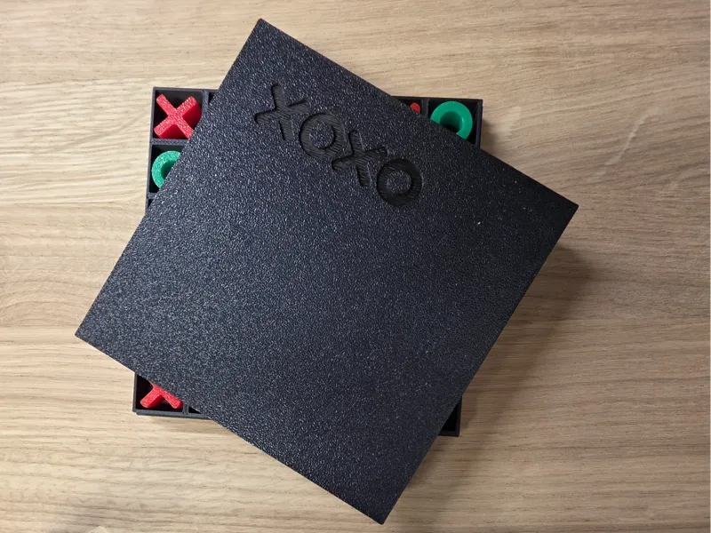 XOXO Strategy Board Game (Travel Edition)Piškvorky
