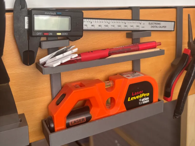 Measure holder for a lip