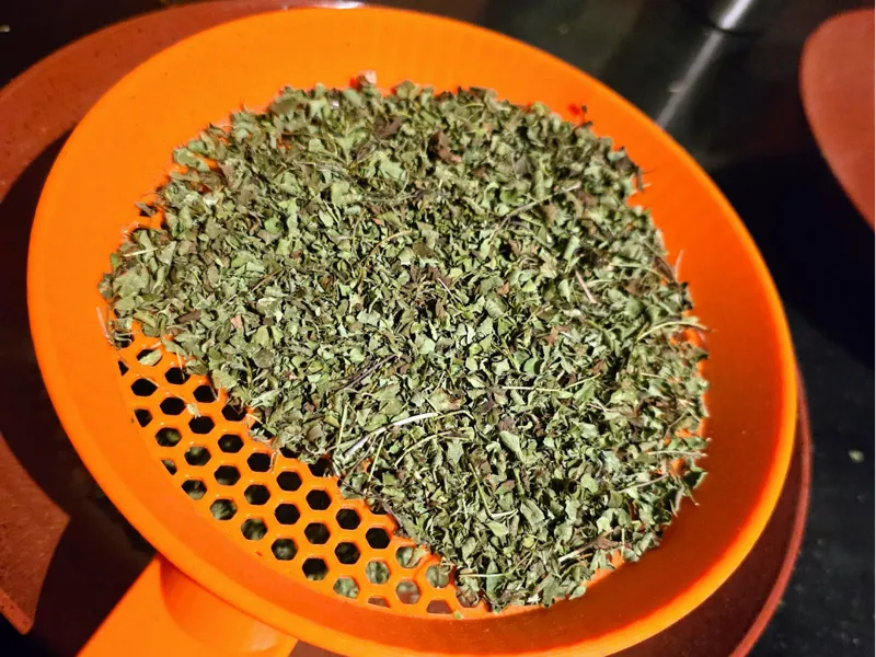 (Herb) Sieve / Strainer / Colander with handle