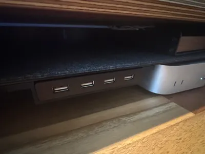 Ugreen USB-switch holder 