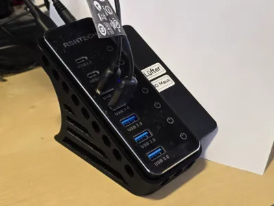 RSHTECH USB Hub Stand with Space for Labels