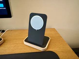 Apple Magsafe 25W and AirPods Pro 2 stand