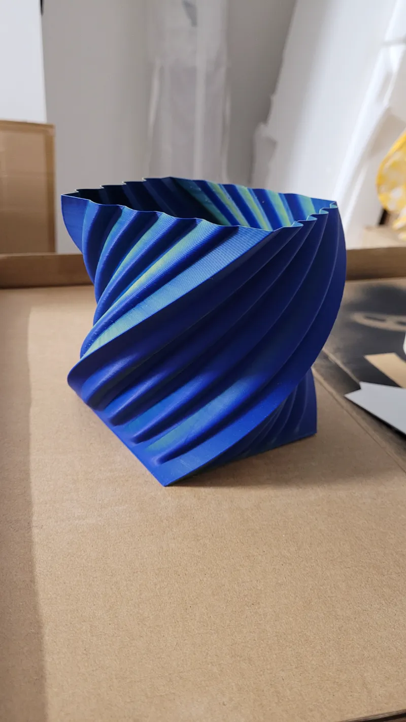 Rectangular spiral vase