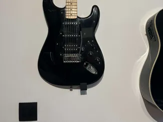 Stratocaster holder (anti spinning holder)