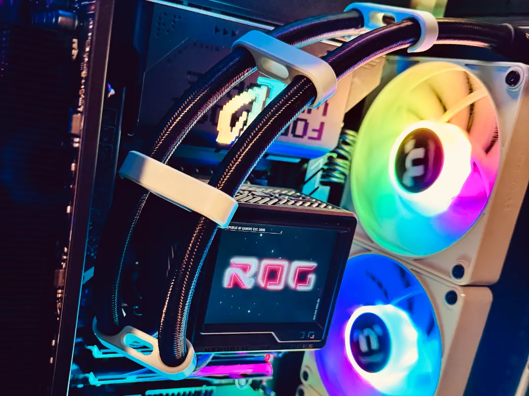Clips pour tuyaux de watercooling AIO