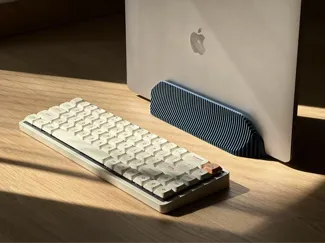 Vertical Laptop Stand for MacBook Pro A1990