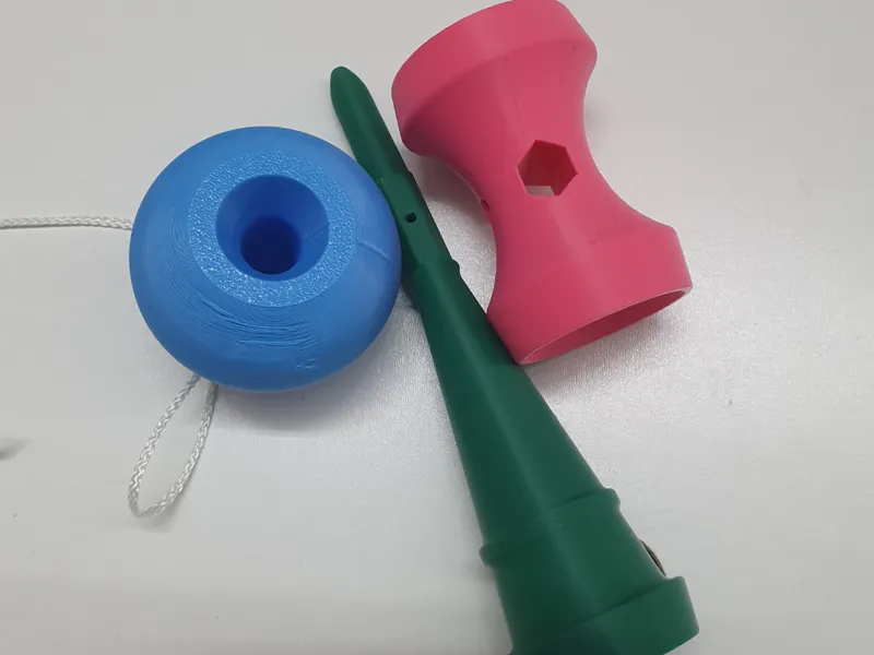 Kendama, similar size as the real one