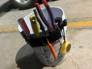Porta herramientas para cubeta de 19 L o 5 Gal