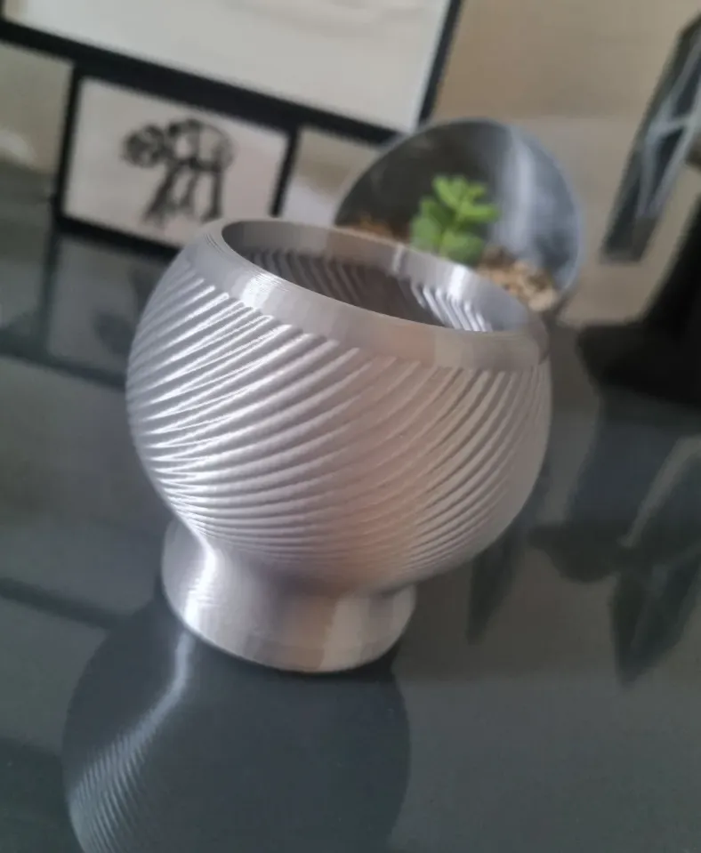 small base planter