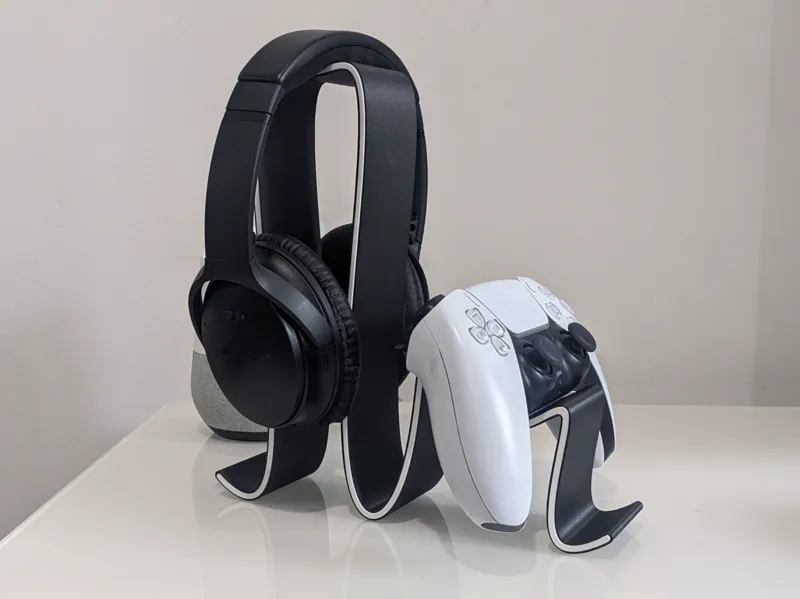'The Squignature' - Headphone & Controller Stand