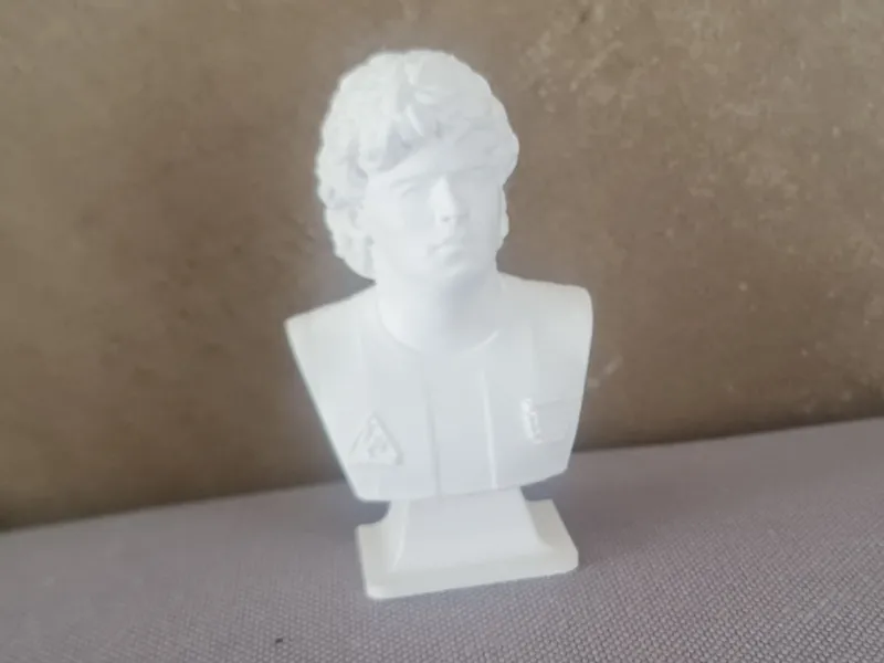 Busto Diego Armando Maradona