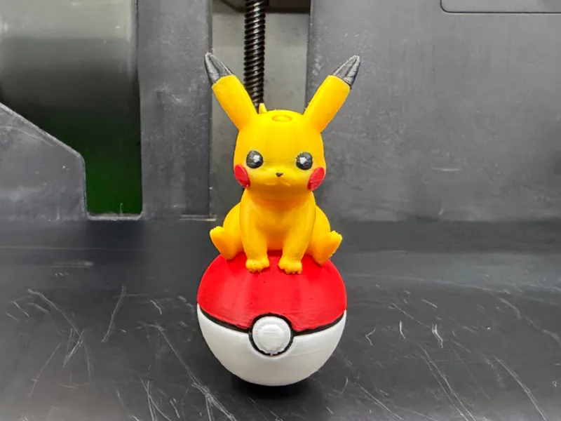 Picachu Despierto Pokeball Llavero