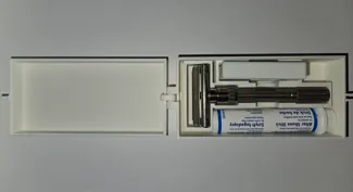 gillette slim adjustable DE razor (travel) case